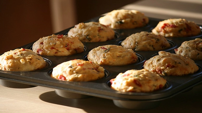 Qmee recipes – brie, courgette and red pepper muffins