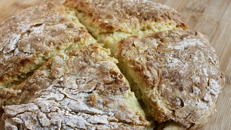 Qmee recipes – fruit and spice soda bread