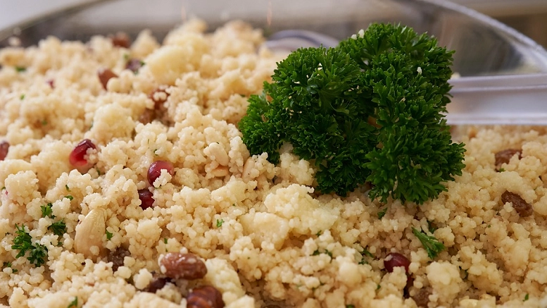 Qmee recipes: quick & easy! Garlic lamb with peppers & couscous