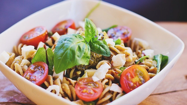 Qmee recipes – pasta salad with tuna & balsamic dressing