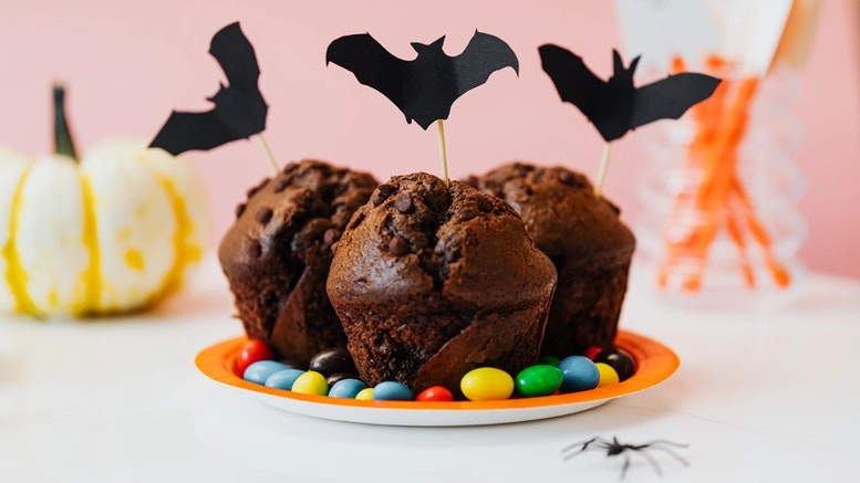Qmee recipes – Halloween pumpkin chocolate chip muffins