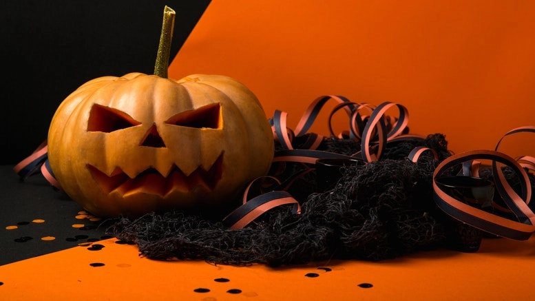 Tips on how to throw a Halloween party on a budget