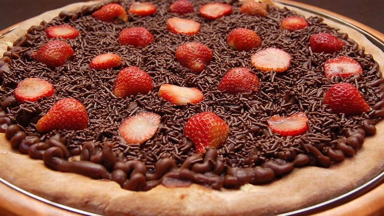 Qmee recipes – fun and easy cookie dough pizza