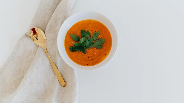 Qmee Recipes – Veg & lentil soup