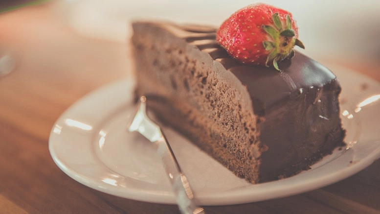 Qmee Recipes – Ultimate chocolate cake